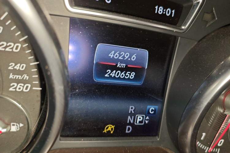 Used Mercedes-Benz GLE 2016 GLE 320 4MATIC Luxury Model Odometer Close Up