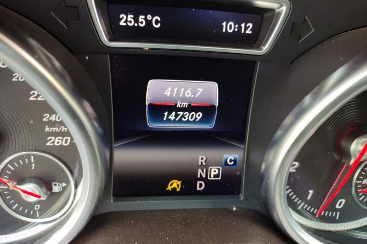 Used Mercedes-Benz GLE 2016 GLE 320 4MATIC Dynamic Edition Odometer Close Up