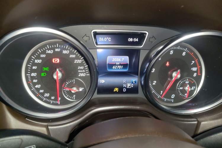 Used Mercedes-Benz GLE 2016 GLE 320 4MATIC Dynamic Edition Odometer Close Up