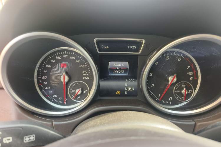 Used Mercedes-Benz GLE 2016 GLE 320 4MATIC Dynamic Edition Odometer Close Up