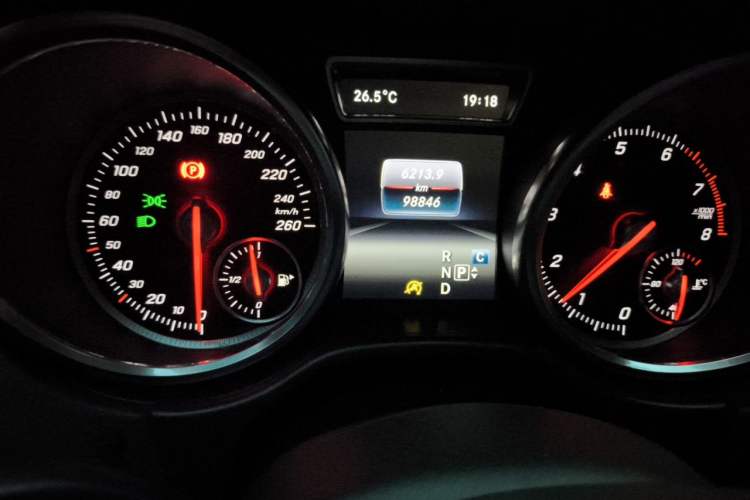 Used Mercedes-Benz GLE 2016 GLE 320 4MATIC Dynamic Edition Odometer Close Up