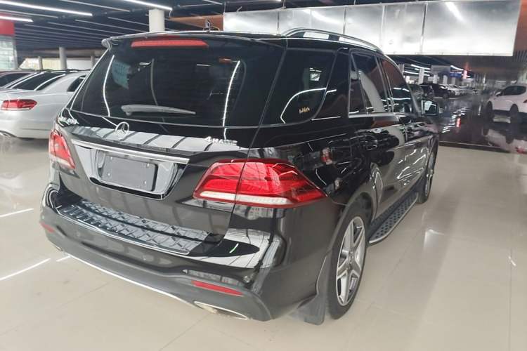 Used Mercedes-Benz GLE 2016 GLE 400 4MATIC Rear Right 45 Deg