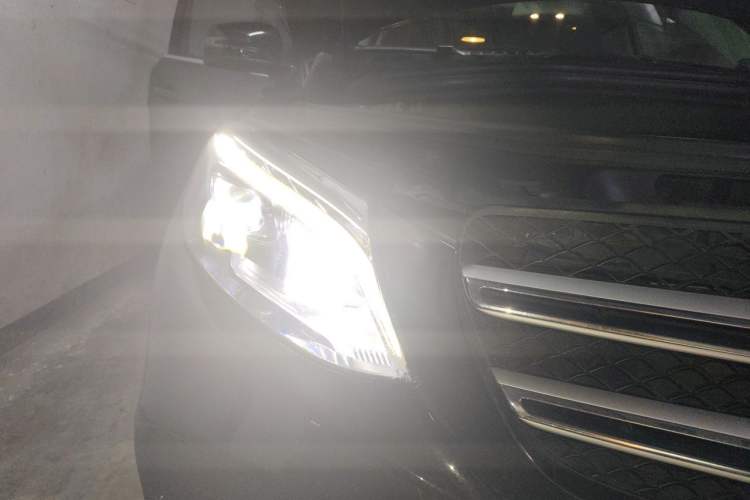 Used Mercedes-Benz GLE 2016 GLE 320 4MATIC Dynamic Edition Right Front Headlight