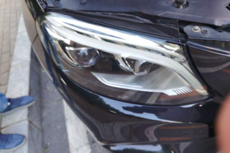 Used Mercedes-Benz GLE 2016 GLE 320 4MATIC Luxury Model Right Front Headlight