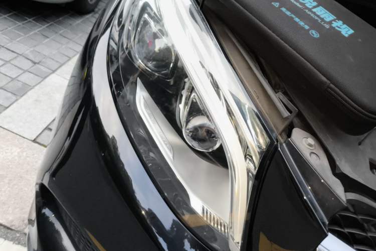 Used Mercedes-Benz GLE 2016 GLE 320 4MATIC Dynamic Edition Right Front Headlight
