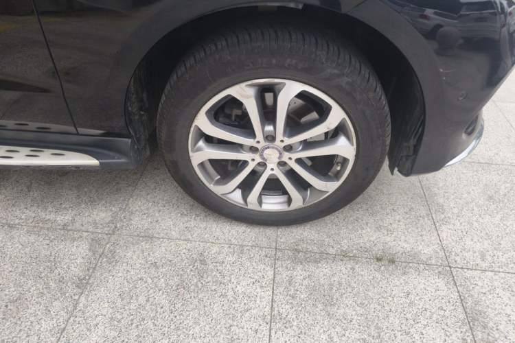 Used Mercedes-Benz GLE 2016 GLE 320 4MATIC Dynamic Edition Right Front Wheel Hub