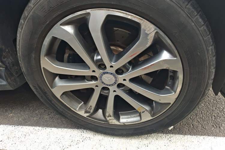Used Mercedes-Benz GLE 2016 GLE 320 4MATIC Dynamic Edition Right Front Wheel Hub