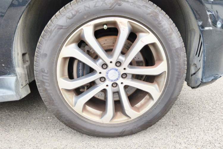Used Mercedes-Benz GLE 2016 GLE 320 4MATIC Dynamic Edition Right Front Wheel Hub