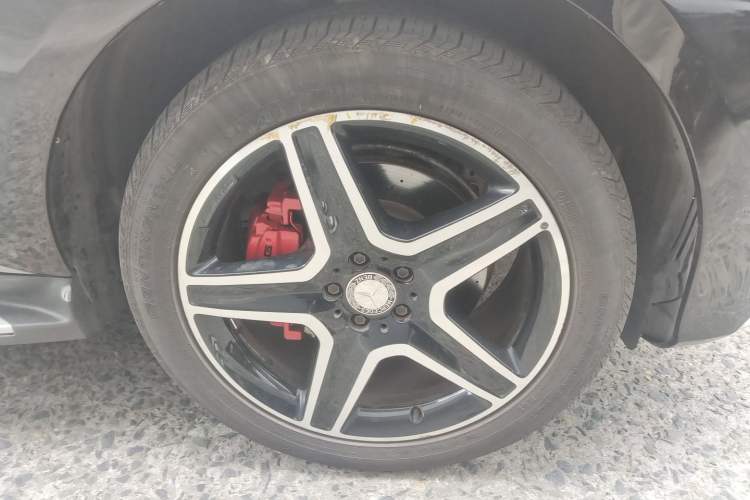 Used Mercedes-Benz GLE 2016 GLE 320 4MATIC Luxury Model Right Front Wheel Hub