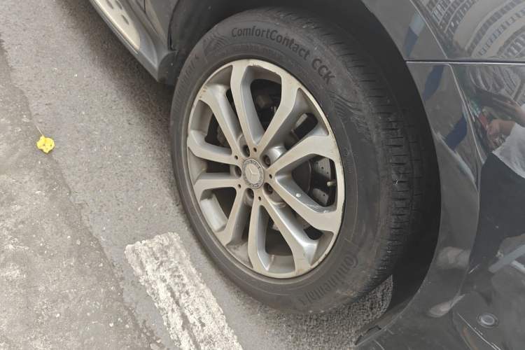 Used Mercedes-Benz GLE 2016 GLE 320 4MATIC Dynamic Edition Right Front Wheel Hub