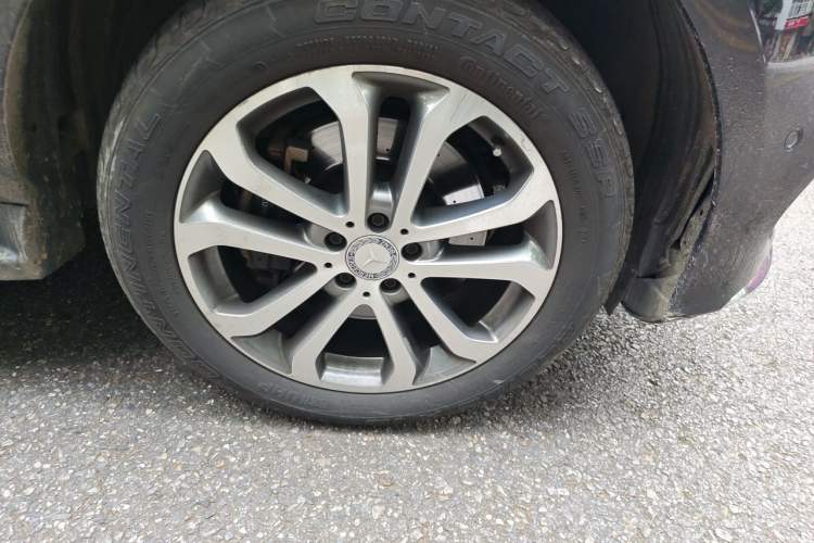 Used Mercedes-Benz GLE 2016 GLE 320 4MATIC Luxury Model Right Front Wheel Hub