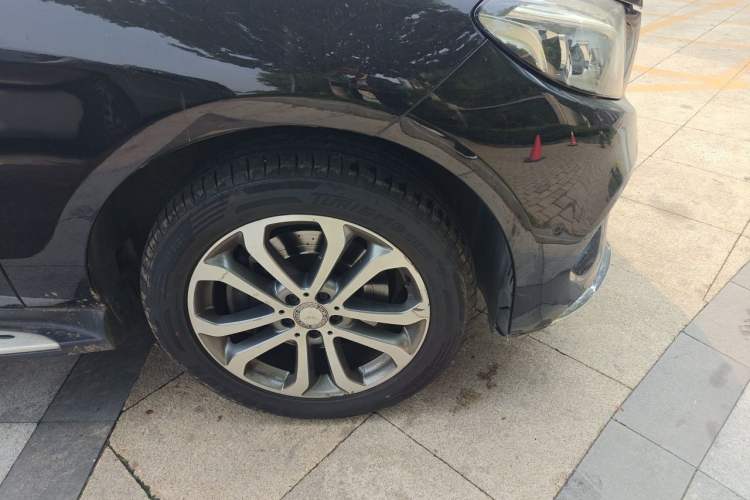 Used Mercedes-Benz GLE 2016 GLE 320 4MATIC Dynamic Edition Right Front Wheel Hub