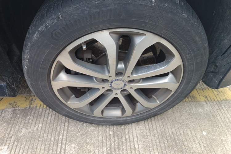 Used Mercedes-Benz GLE 2016 GLE 320 4MATIC Dynamic Edition Right Front Wheel Hub