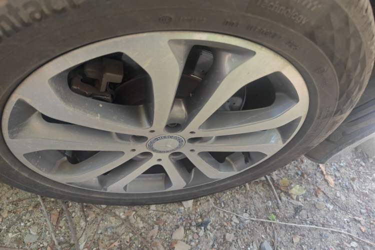Used Mercedes-Benz GLE 2016 GLE 320 4MATIC Luxury Model Right Front Wheel Hub