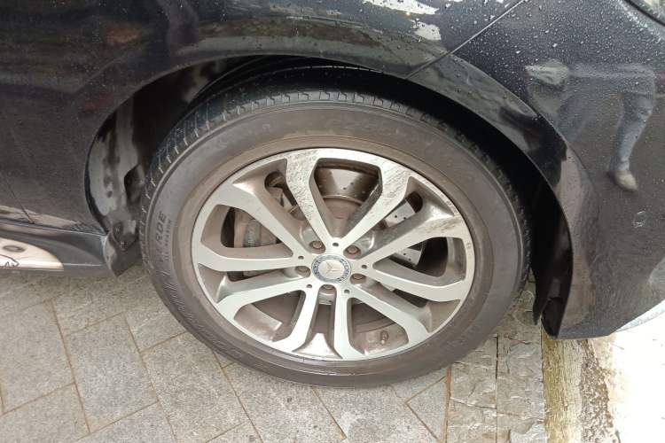 Used Mercedes-Benz GLE 2016 GLE 300 d 4MATIC Right Front Wheel Hub