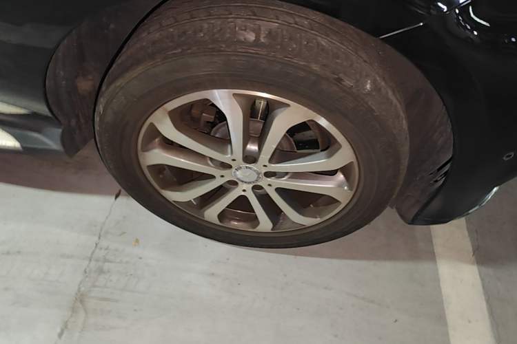 Used Mercedes-Benz GLE 2016 GLE 320 4MATIC Dynamic Edition Right Front Wheel Hub