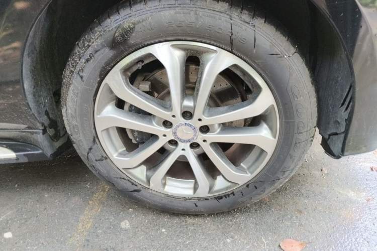 Used Mercedes-Benz GLE 2016 GLE 300 d 4MATIC Right Front Wheel Hub