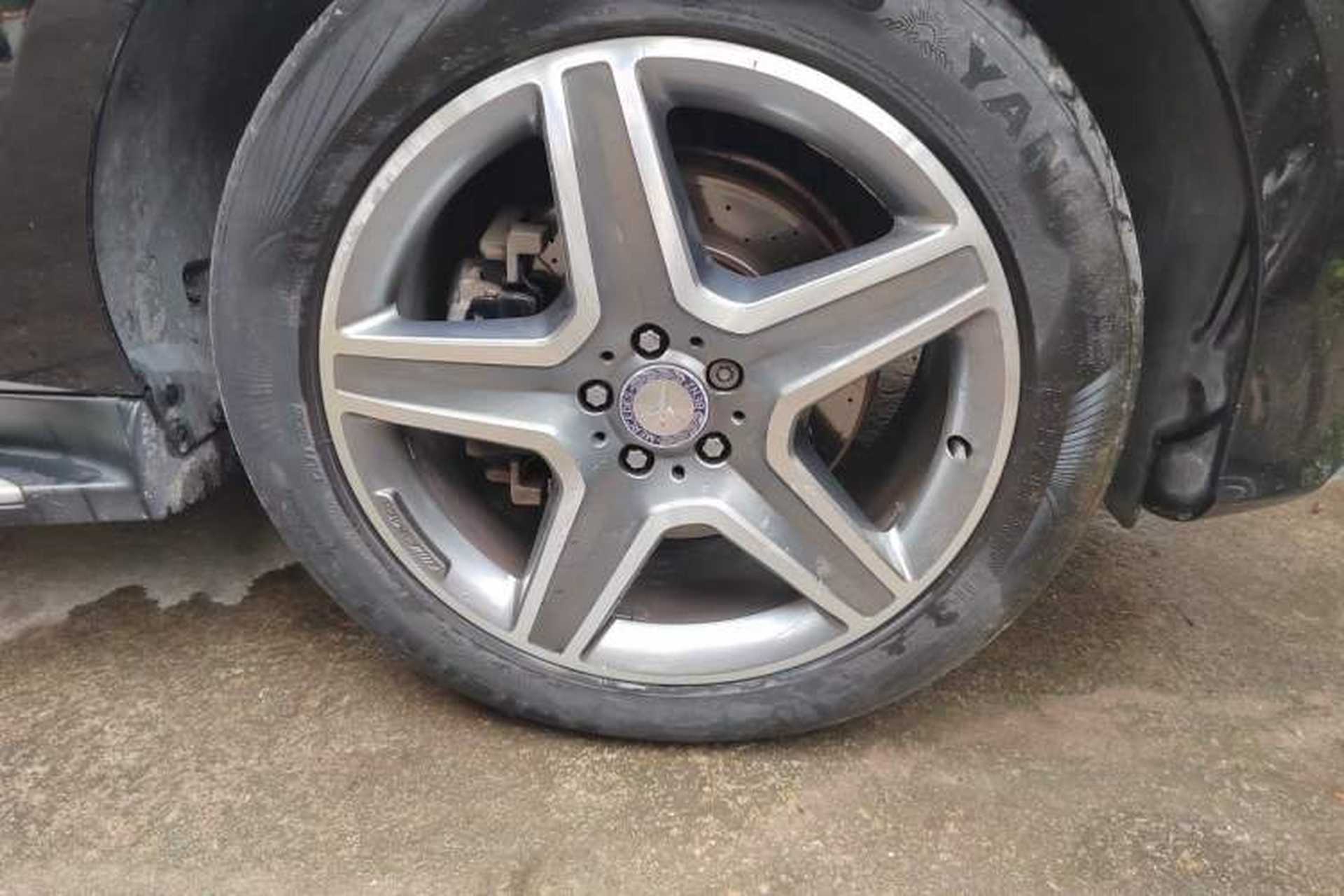 Used Mercedes-Benz GLE  Right Front Wheel Hub