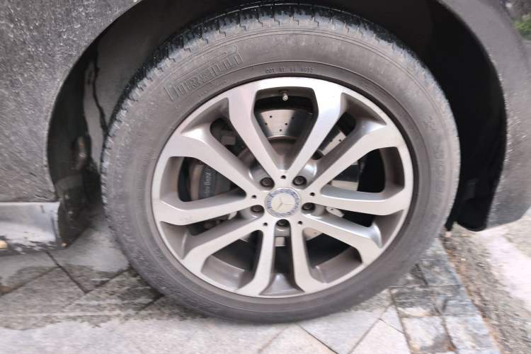 Used Mercedes-Benz GLE 2016 GLE 300 d 4MATIC Right Front Wheel Hub