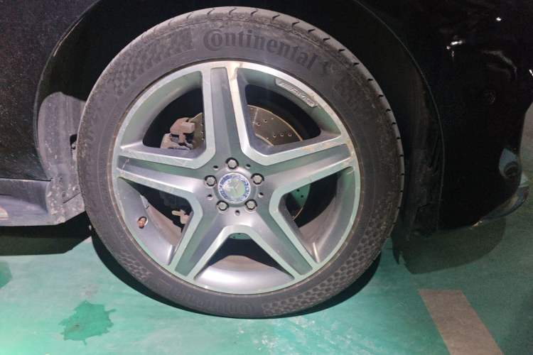 Used Mercedes-Benz GLE 2016 GLE 400 4MATIC Right Front Wheel Hub