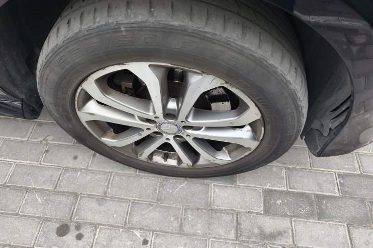 Used Mercedes-Benz GLE 2016 GLE 320 4MATIC Dynamic Edition Right Front Wheel Hub