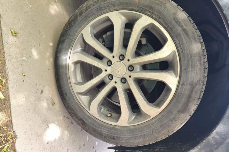 Used Mercedes-Benz GLE 2016 GLE 320 4MATIC Luxury Model Right Front Wheel Hub