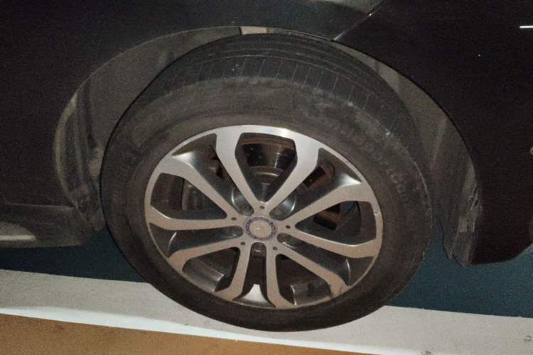 Used Mercedes-Benz GLE 2016 GLE 320 4MATIC Luxury Model Right Front Wheel Hub