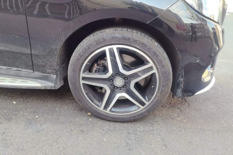 Used Mercedes-Benz GLE 2016 GLE 450 AMG 4MATIC Right Front Wheel Hub