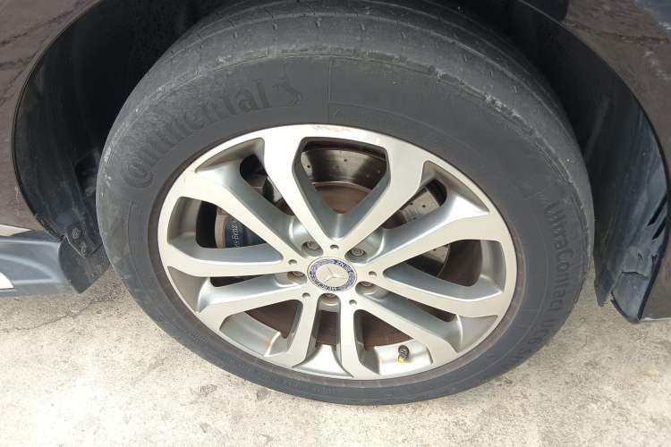 Used Mercedes-Benz GLE 2016 GLE 320 4MATIC Dynamic Edition Right Front Wheel Hub
