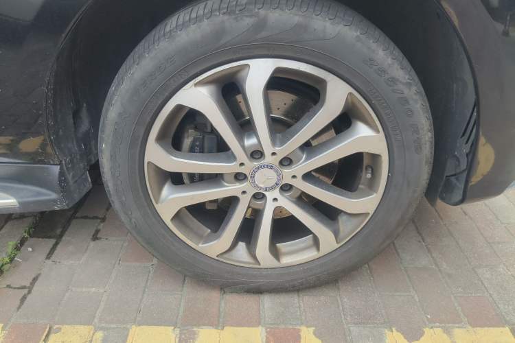 Used Mercedes-Benz GLE 2016 GLE 320 4MATIC Dynamic Edition Right Front Wheel Hub