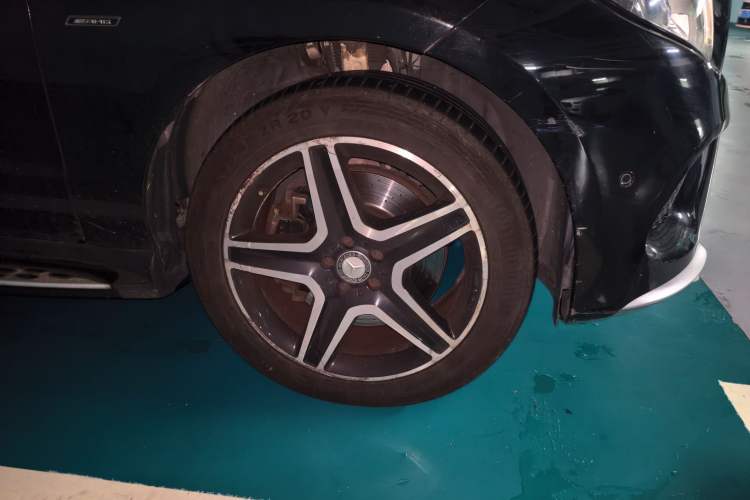 Used Mercedes-Benz GLE 2016 GLE 450 AMG 4MATIC Right Front Wheel Hub