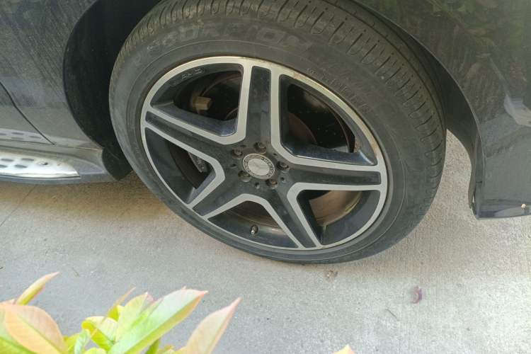 Used Mercedes-Benz GLE 2016 GLE 450 AMG 4MATIC Right Front Wheel Hub