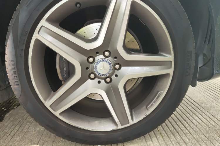 Used Mercedes-Benz GLE 2016 GLE 400 4MATIC Right Front Wheel Hub