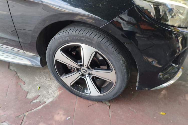 Used Mercedes-Benz GLE 2016 GLE 400 4MATIC Right Front Wheel Hub