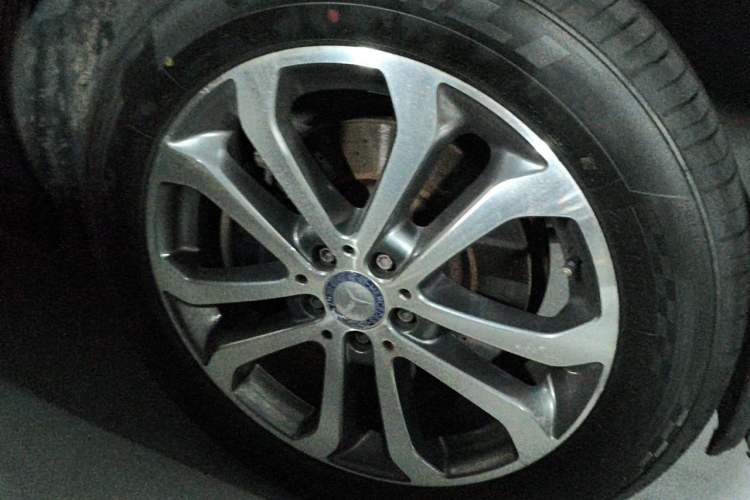 Used Mercedes-Benz GLE 2016 GLE 320 4MATIC Dynamic Edition Right Front Wheel Hub
