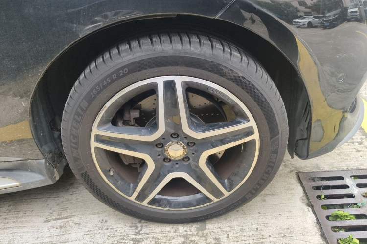 Used Mercedes-Benz GLE 2016 GLE 450 AMG 4MATIC Right Front Wheel Hub