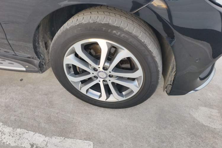 Used Mercedes-Benz GLE 2016 GLE 320 4MATIC Dynamic Edition Right Front Wheel Hub