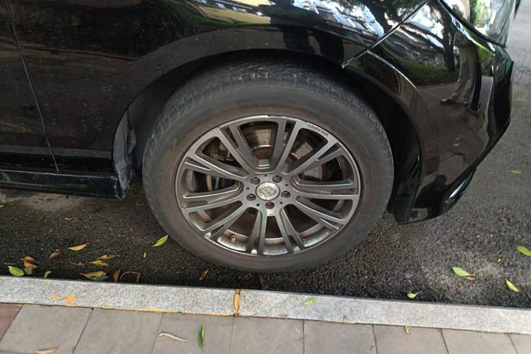 Used Mercedes-Benz GLE  Right Front Wheel Hub