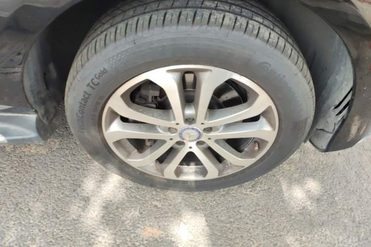 Used Mercedes-Benz GLE 2016 GLE 320 4MATIC Dynamic Edition Right Front Wheel Hub