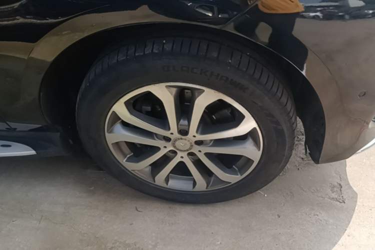 Used Mercedes-Benz GLE 2016 GLE 320 4MATIC Dynamic Edition Right Front Wheel Hub