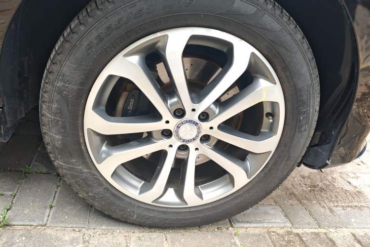 Used Mercedes-Benz GLE 2016 GLE 300 d 4MATIC Right Front Wheel Hub