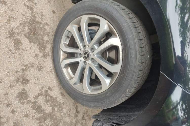 Used Mercedes-Benz GLE 2016 GLE 320 4MATIC Dynamic Edition Right Front Wheel Hub