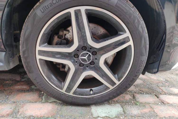 Used Mercedes-Benz GLE  Right Front Wheel Hub