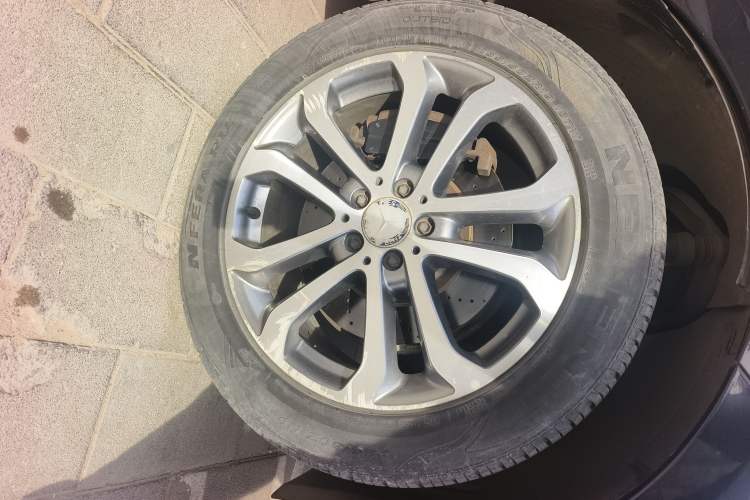 Used Mercedes-Benz GLE 2016 GLE 320 4MATIC Dynamic Edition Right Front Wheel Hub