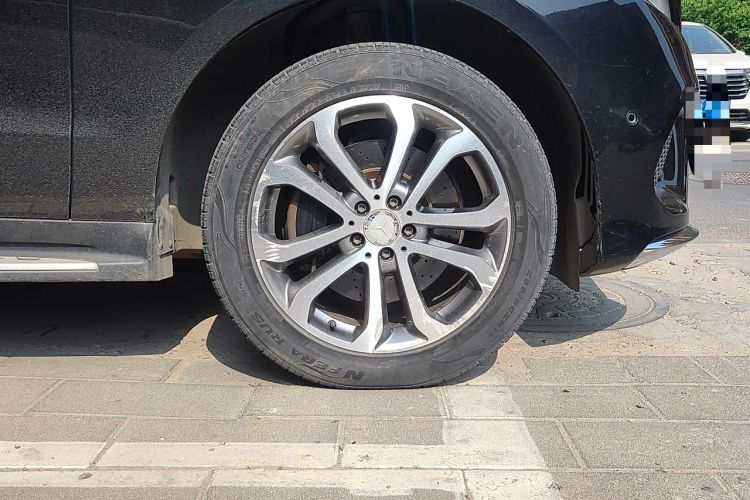 Used Mercedes-Benz GLE 2016 GLE 320 4MATIC Dynamic Edition Right Front Wheel Hub