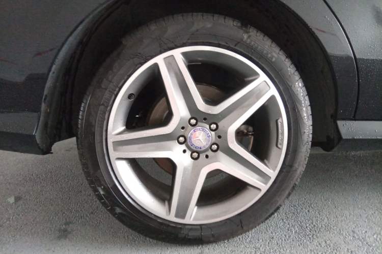 Used Mercedes-Benz GLE 2016 GLE 400 4MATIC Right Rear Wheel Hub