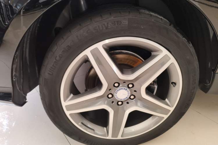Used Mercedes-Benz GLE 2016 GLE 400 4MATIC Right Rear Wheel Hub