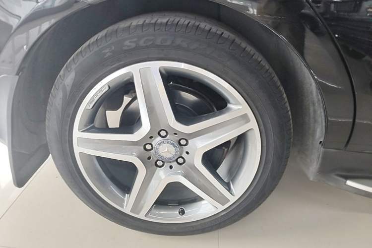 Used Mercedes-Benz GLE 2016 GLE 400 4MATIC Right Rear Wheel Hub