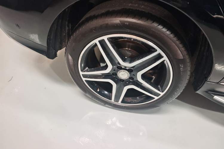 Used Mercedes-Benz GLE 2016 GLE 450 AMG 4MATIC Right Rear Wheel Hub