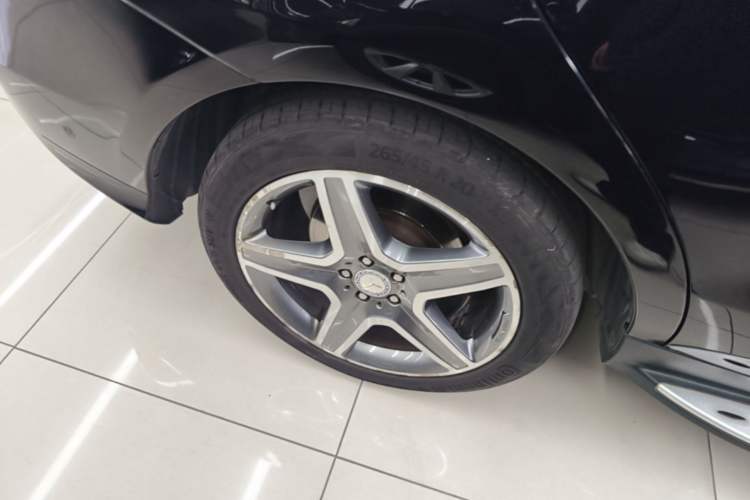 Used Mercedes-Benz GLE 2016 GLE 400 4MATIC Right Rear Wheel Hub
